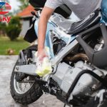 Hướng dẫn cách rửa xe máy ngay tại nhà sạch bóng MỚI 99%
